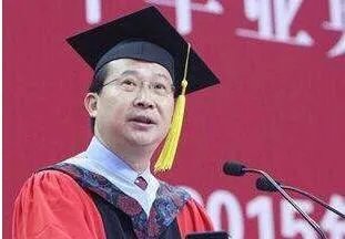 北大教授饶毅发表最短毕业致辞，4分钟赢得9次掌声