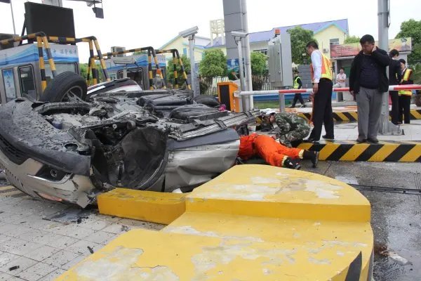 陕西5名扶贫干部遇