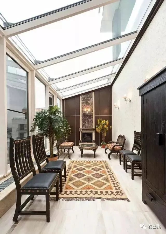 花园里有一间阳光房,美了这个灿烂的季节