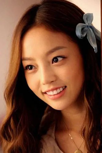 具荷拉素颜照片曝光 与男友两年情变