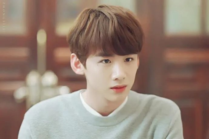 白敬亭又一新剧《8090》官宣定档,他在这部剧里出演了一个怎样的角色?