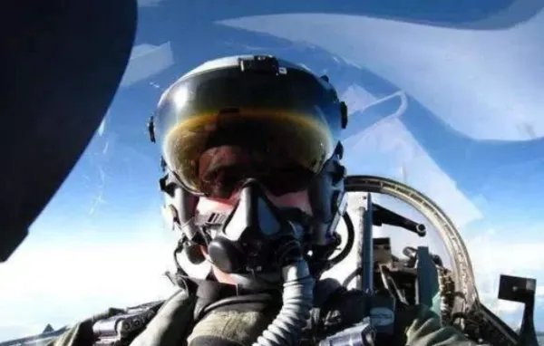 中国最年轻的飞行员牺牲于何处？