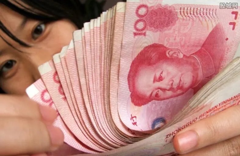 月光族变月欠族 年轻人工资越高却变得越穷