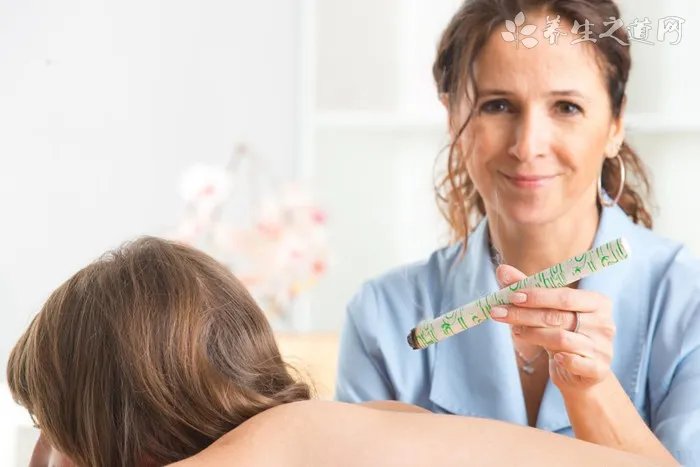 梦见两男一女是什么意思