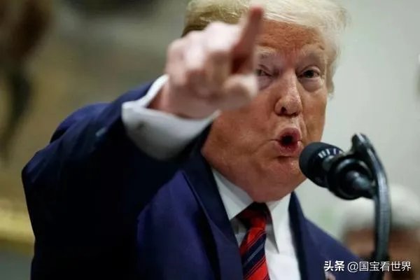 特朗普买岛受挫，为啥指责丹麦保护费交的太少？