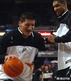 巴特尔当年用一只手将奥尼尔撂倒在地上，他当时到底用了多大的力气？有何依据？