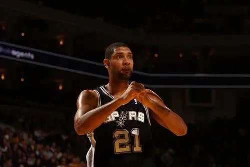 看一眼马刺替补席扭头就跑, 小学生用生命演绎装X, 结果呢?