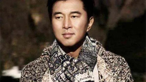 曾经27岁出道大火40岁被抓的满文军,现状如何?