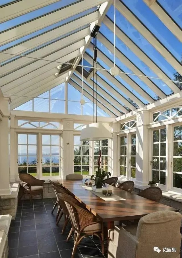 花园里有一间阳光房,美了这个灿烂的季节