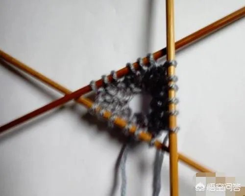 两种颜色的毛衣编织方法？