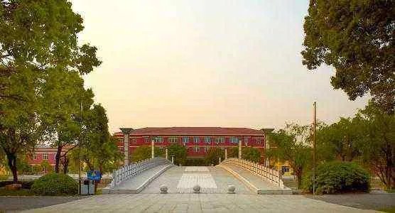 上海兴伟学院怎样?