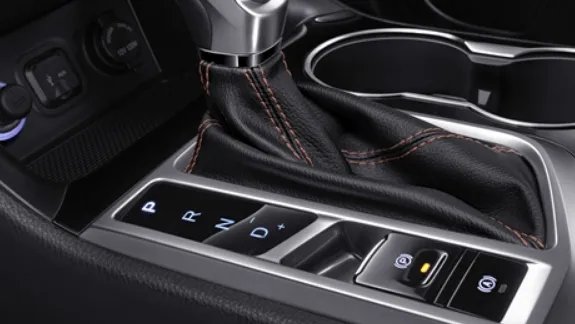 广州女司机连撞13人,都说是自动驻车惹的祸,这锅背的有道理吗?