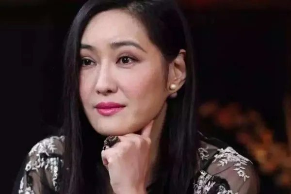 被外籍男友骗财骗色，孟广美如何走出阴影？