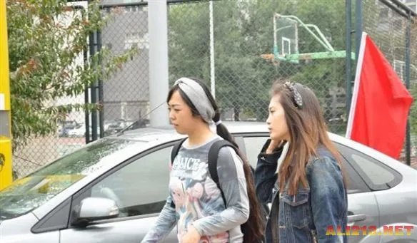 北京电影学院新生来了！美女帅哥云集吸引眼球