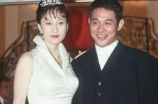 李连杰现在的真实现状2019：55岁李连杰回春近照