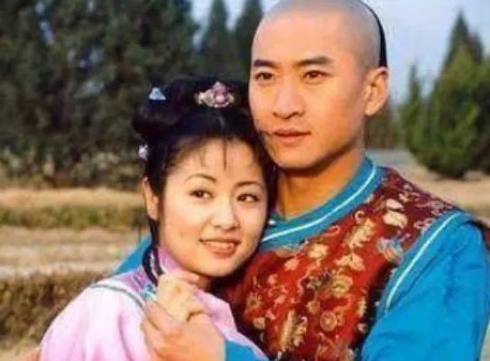 历史上福尔康的历史原型是谁？姑姑是乾隆元后