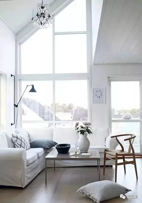 花园里有一间阳光房,美了这个灿烂的季节