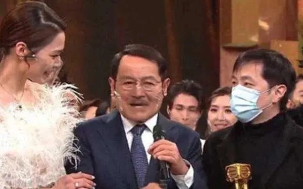 刘丹出席活动透露孙女近况，小糯米是否会到内地读书？