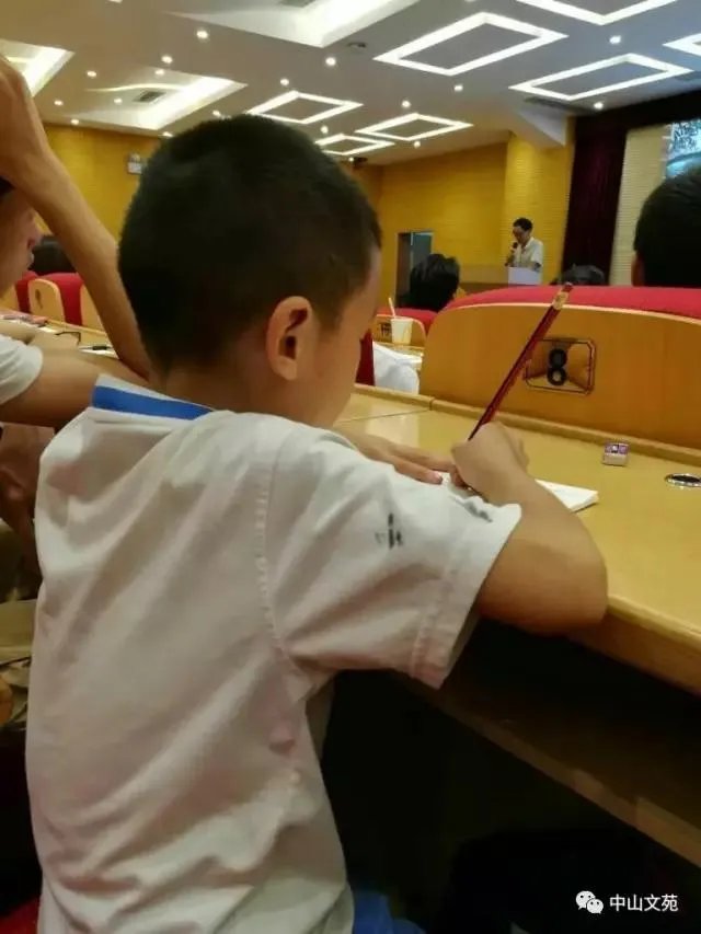 你会用照片或文字记录孩子的成长吗？