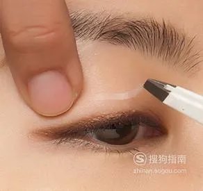 gai眼妆的化妆步骤