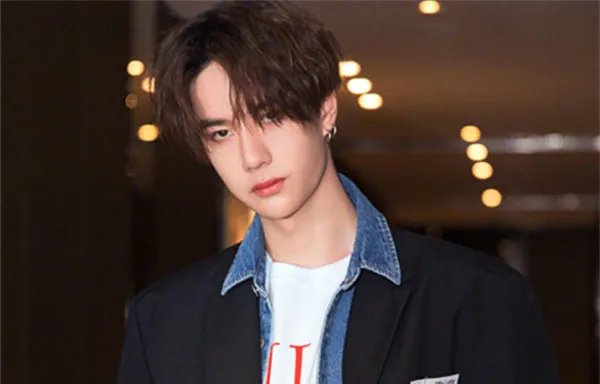 王一博家庭条件如何?是家境好才能去韩国当练习生吗?