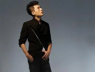 孙艺洲机场怼狗仔，你怎么看？