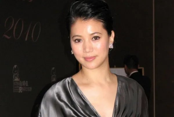 曾经的港姐冠军，当年的袁咏仪到底有多漂亮？