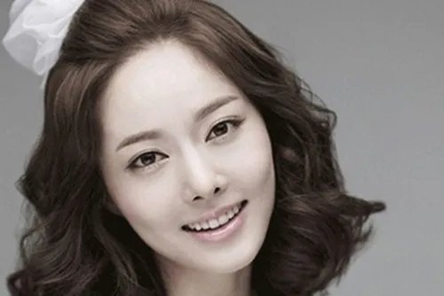 短发结婚当天新娘头图片  短发什么发型好看