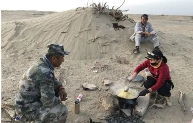 贵州女孩数百次穿越“无人区”，捡回600多颗陨石，后来怎样了？