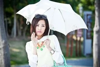 郑罗茜的人物评价