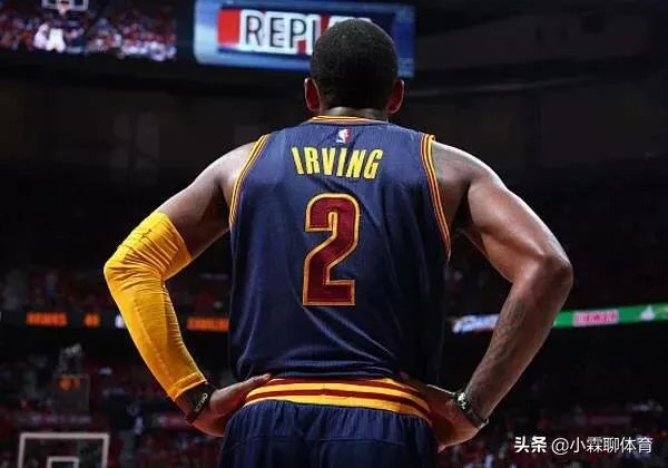 欧文最近表现尴尬，不管是篮网还是绿军都好像在论证欧文是不是一个合格的领袖，他是吗？