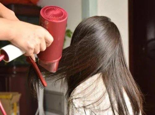 小吹风机功率一般多大