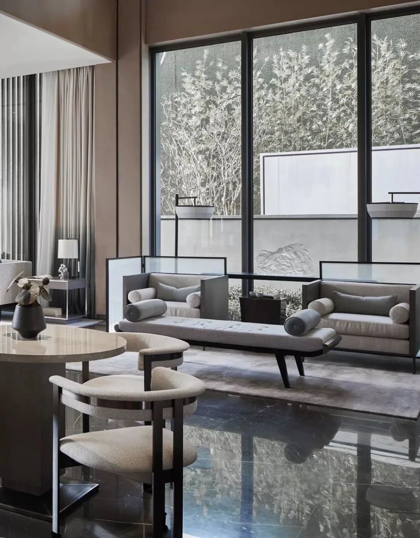 黄鹤楼中吹玉笛，江城五月落梅花的武汉，自古就被誉为“江城”，...