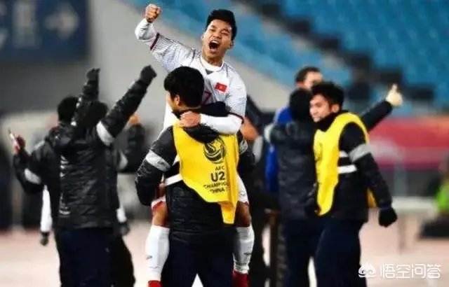 U23亚洲杯越南队为什么能够淘汰卡塔尔进入决赛，裁判不帮忙了吗？