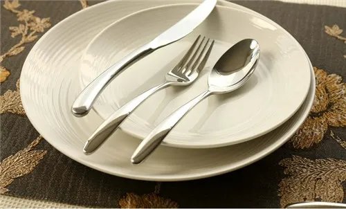 西餐桌的标准尺寸介绍 西餐桌如何布置