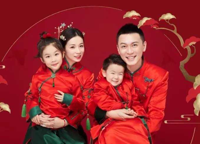 杨鸣唐佳良合照