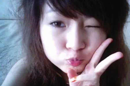 郭美美生活照片曝光 揭秘20岁炫富女的真实身份