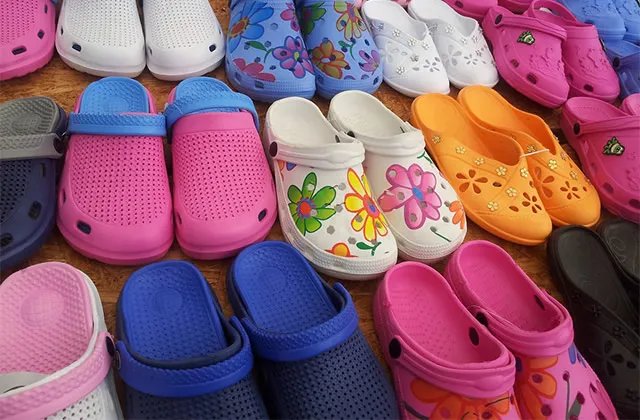 洞洞鞋什么材质的比较好 劣质洞洞鞋致癌是真的吗