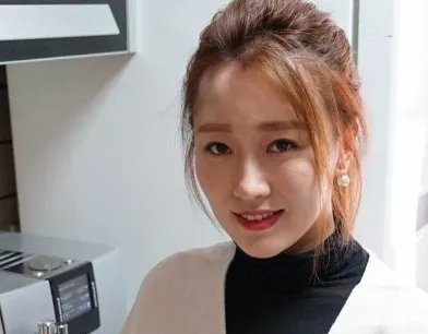 潘长江女儿30岁嫁豪门,人称“潘十亿”的潘阳如今过得怎么样?