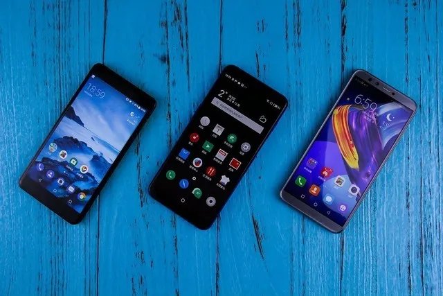 手攥2K压岁钱 诺基亚/魅蓝/荣耀买谁好