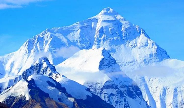 北大登山队登珠峰庆北京大学建校120周年吗？