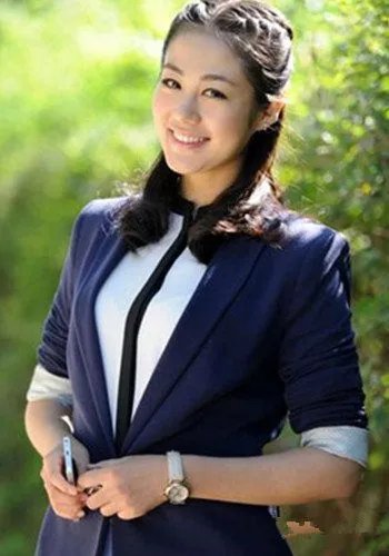 毕福剑之女毕畅照片美艳十足 两人长相差距大