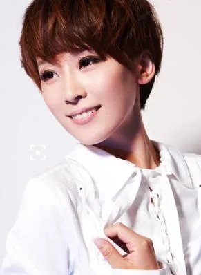 霍建华谢楠合影：求老干部此刻的心理阴影面积？