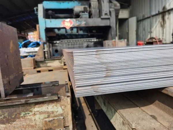 钢材价格多少钱一吨?