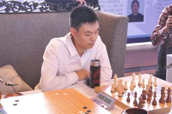 介绍一下中国象棋的历届领军人物