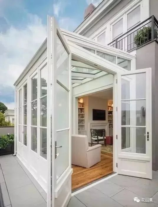 花园里有一间阳光房,美了这个灿烂的季节