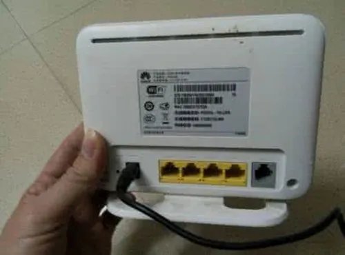 路由器和猫的区别  猫和路由器怎么连接