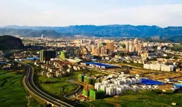 贵州独山县负债400亿，为何会花2亿建世界级建筑？