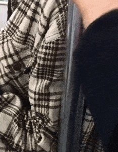 王宝强和女友牵手现身 伊织萌学会说中文的动态图