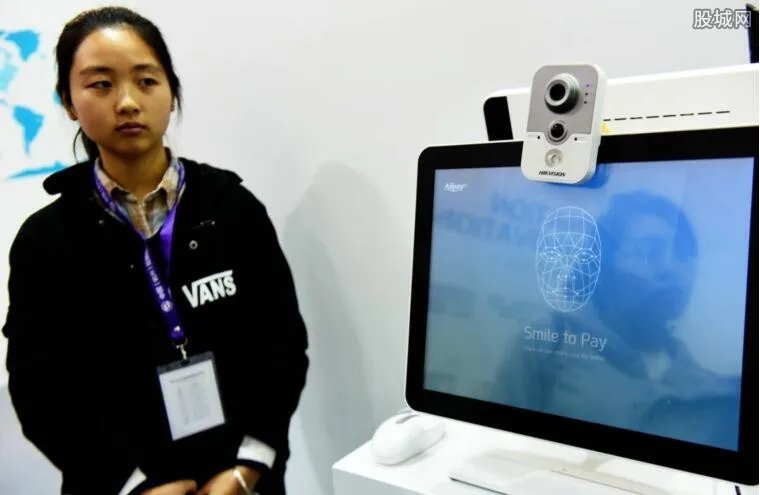 长春首家无人超市 购物后究竟是怎么买单的?